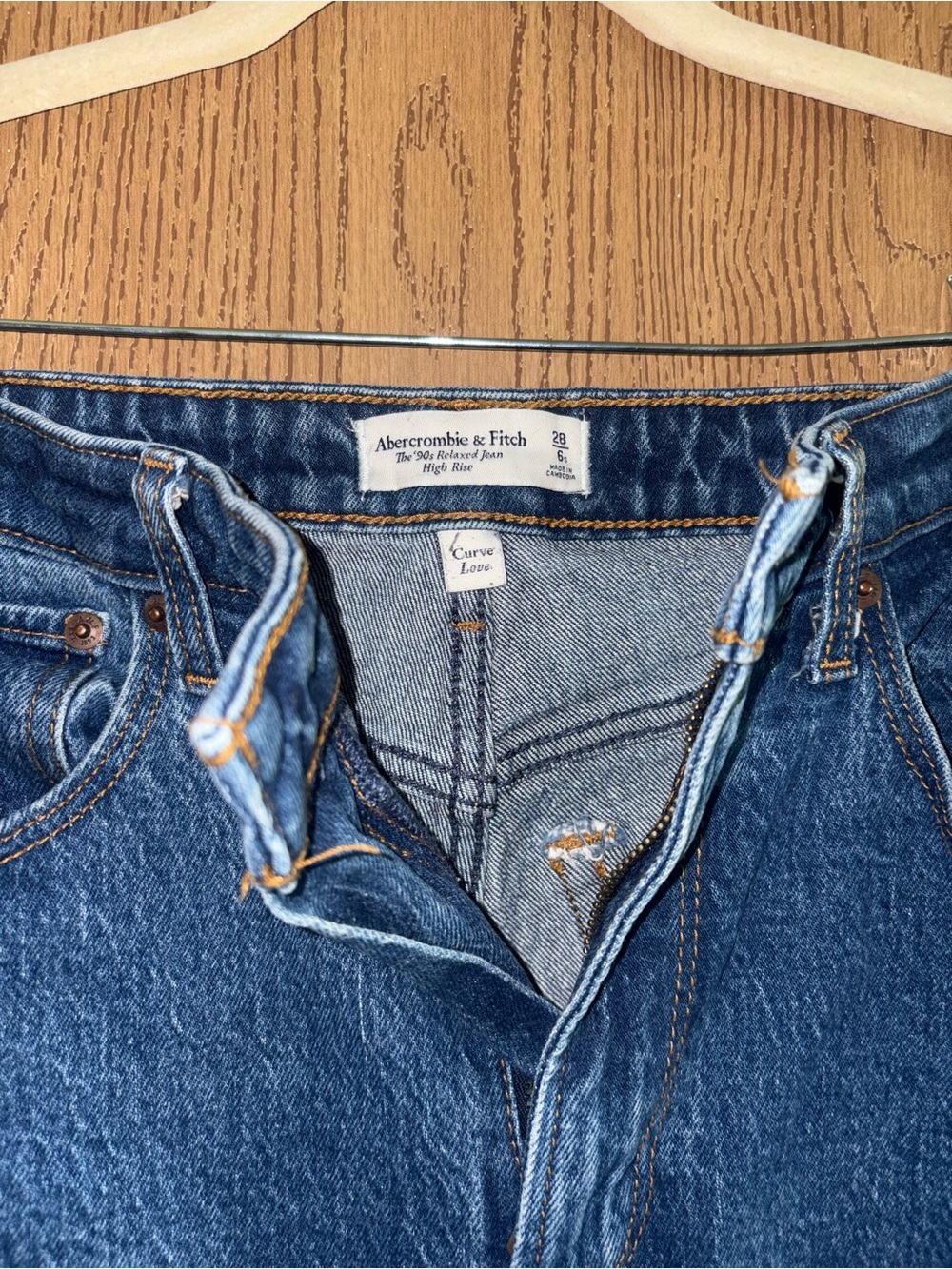 Abercrombie & Fitch women’s Straight Leg Dark Blue Jeans - Picture 3 of 3